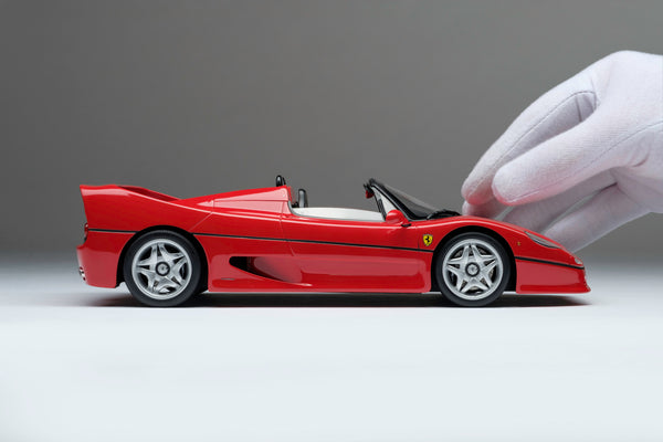 アマルガムは、1：18スケールのフェラーリF50モデルの次の待望のバッチ
