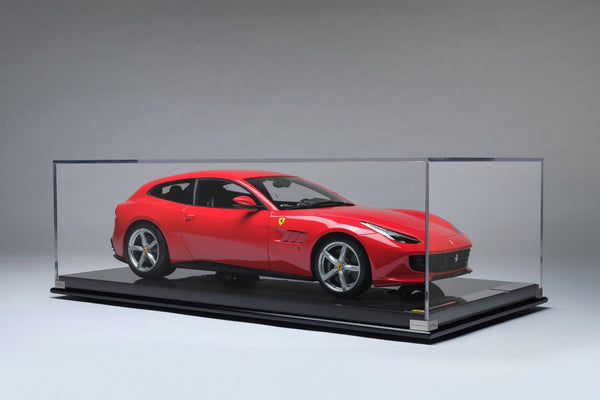 Ferrari_GTC4Lusso_Red_-