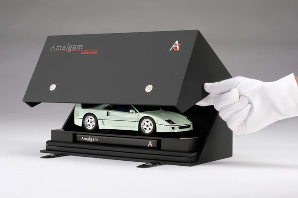 フェラーリ F40 – Amalgam Collection