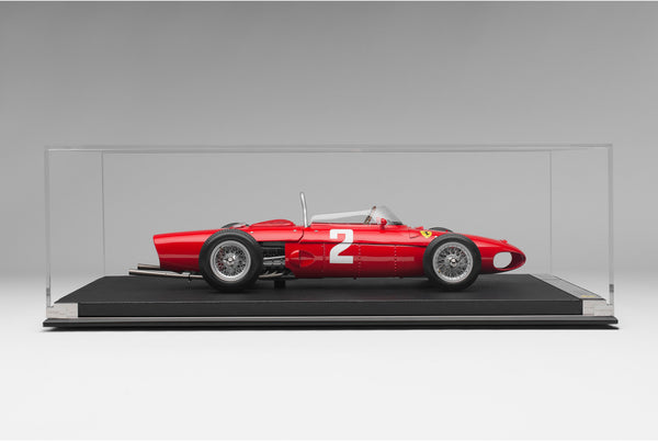 Modellino Ferrari 156 Sharknose CMR 1:18 - Phil Hill #4 GP Spa 1961 - Rosso