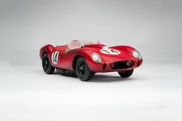 Ferrari 250 TR Ganador de Le Mans de 1958 con daños y suciedad