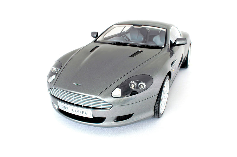Aston Martin DB9 (2003)