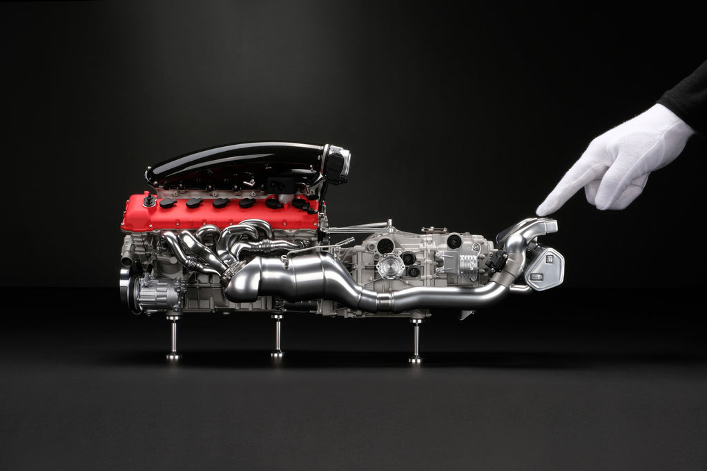 Amalgam lanza la réplica a escala 1.4 del motor y la caja de cambios Ferrari Daytona SP3