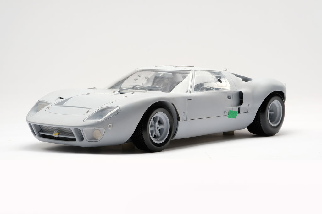 福特GT40-底盘＃1075的1：8比例模型到达原型台