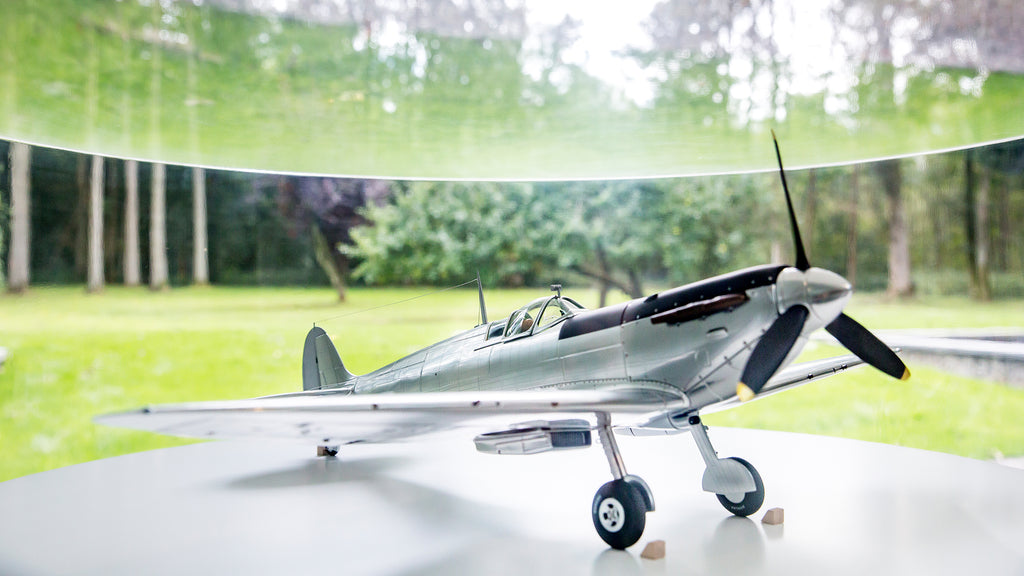La historia se está gestando: modelos de Spitfire y Florinda en exhibición