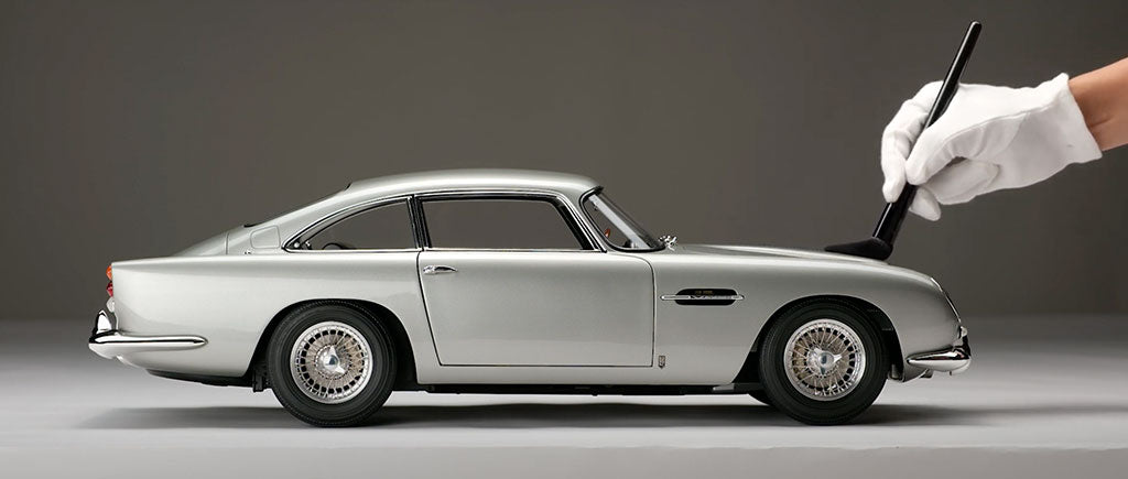 Amalgam Collection Aston Martin DB5 - M6210-SC1 at 1:8 Scale