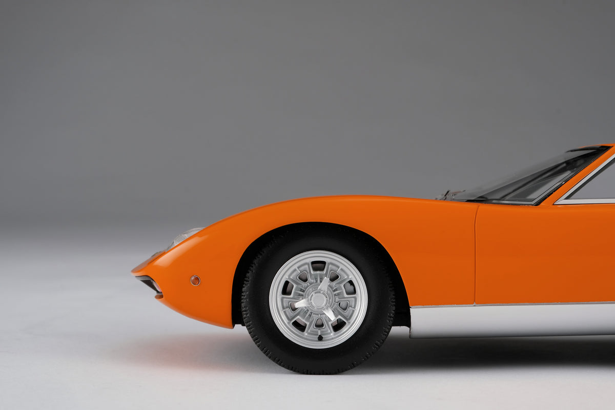 Lamborghini Miura P400 SV Edition in Arancia Miura (Orange) at 1:18 scale by Amalgam Collection
