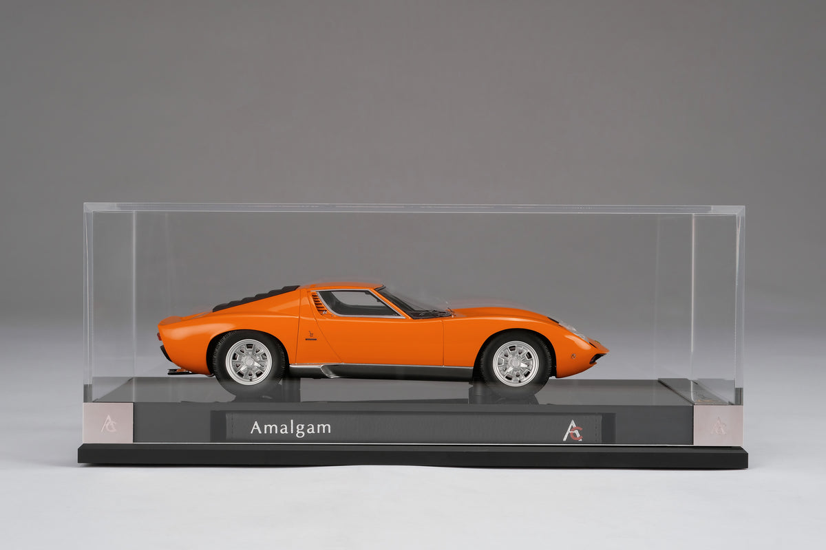 Lamborghini Miura P400 SV Edition in Arancia Miura (Orange) at 1:18 scale by Amalgam Collection