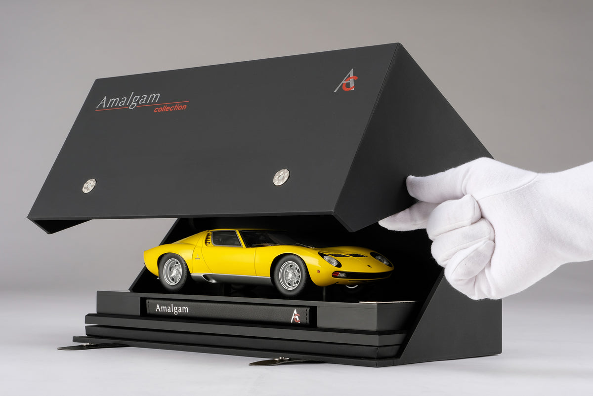 Lamborghini Miura P400 SV  Edition in Giallo Miura (Yellow) at 1:18 scale by Amalgam Collection