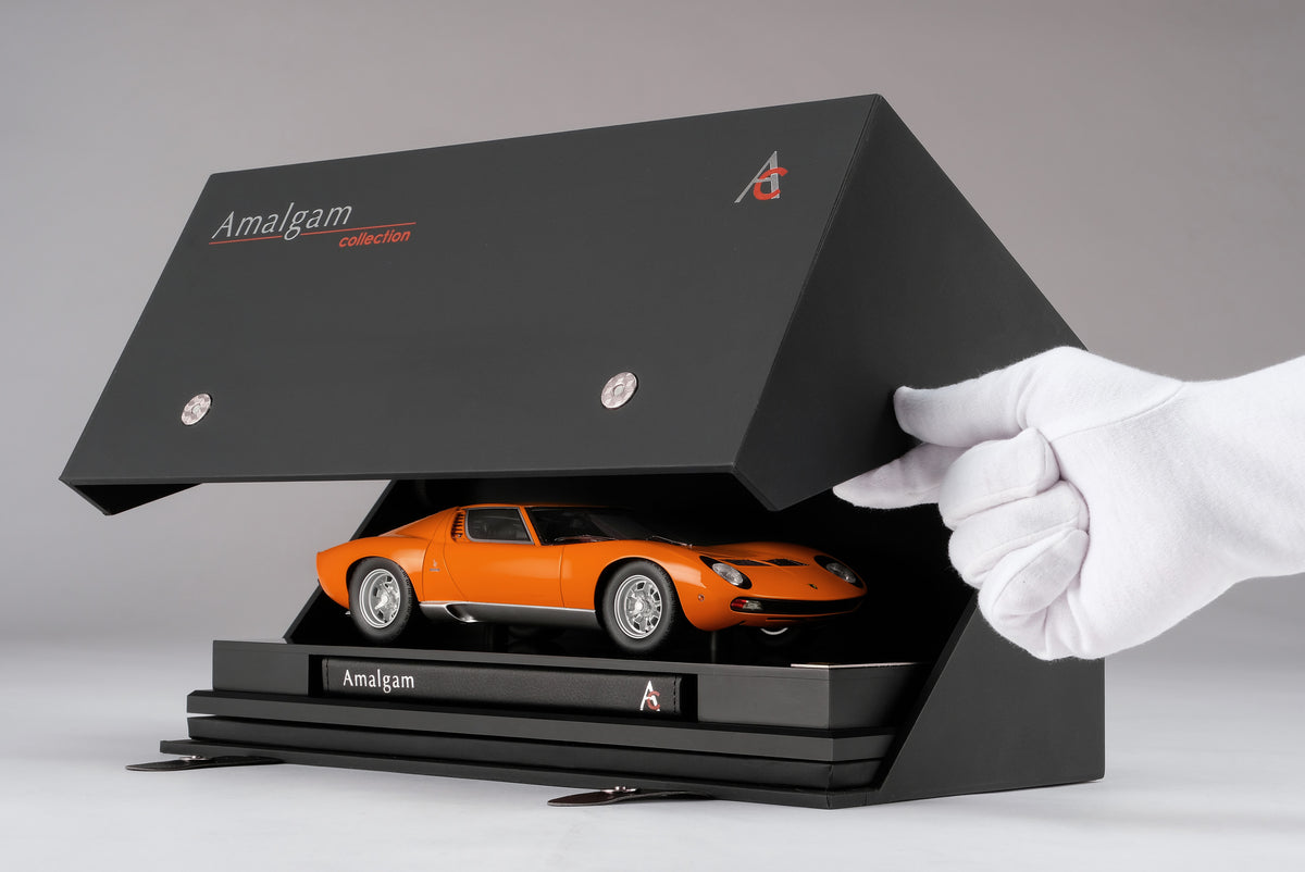 Lamborghini Miura P400 SV Edition in Arancia Miura (Orange) at 1:18 scale by Amalgam Collection