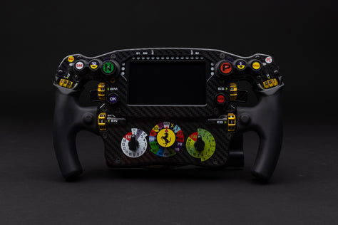 Volante Ferrari SF-26 (2026) - Lewis Hamilton
