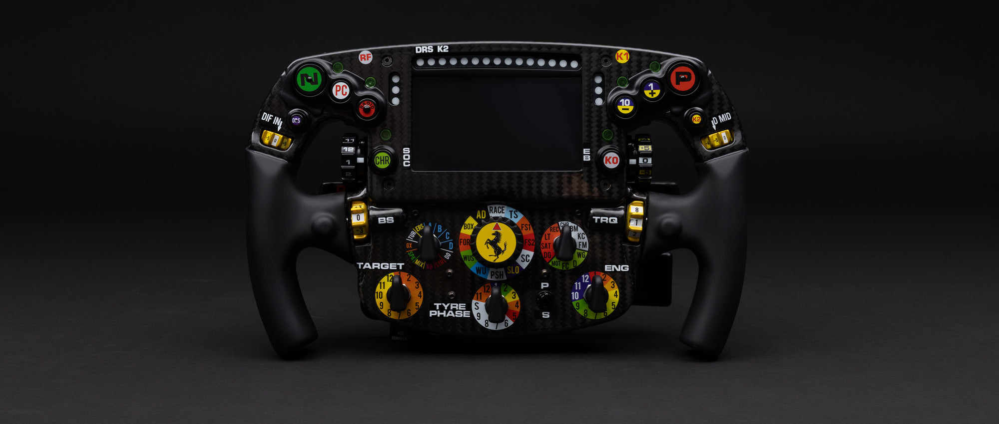 フェラーリ SF-25 ステアリングホイール (2025)