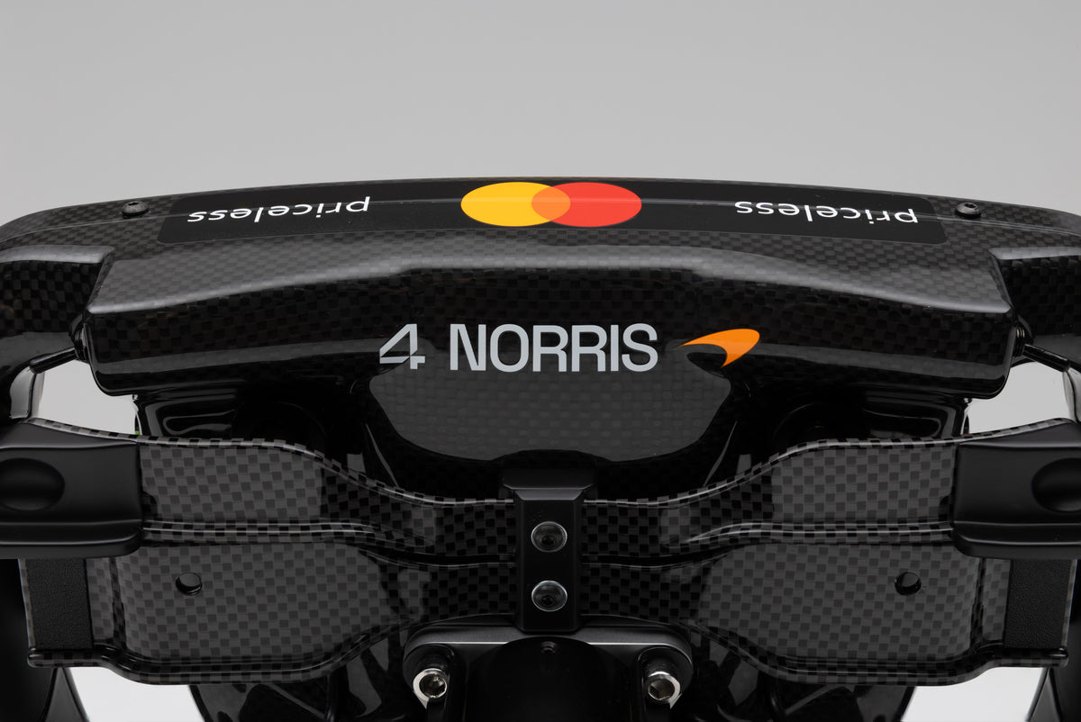マクラーレン MCL39 ステアリングホイール (2025)
