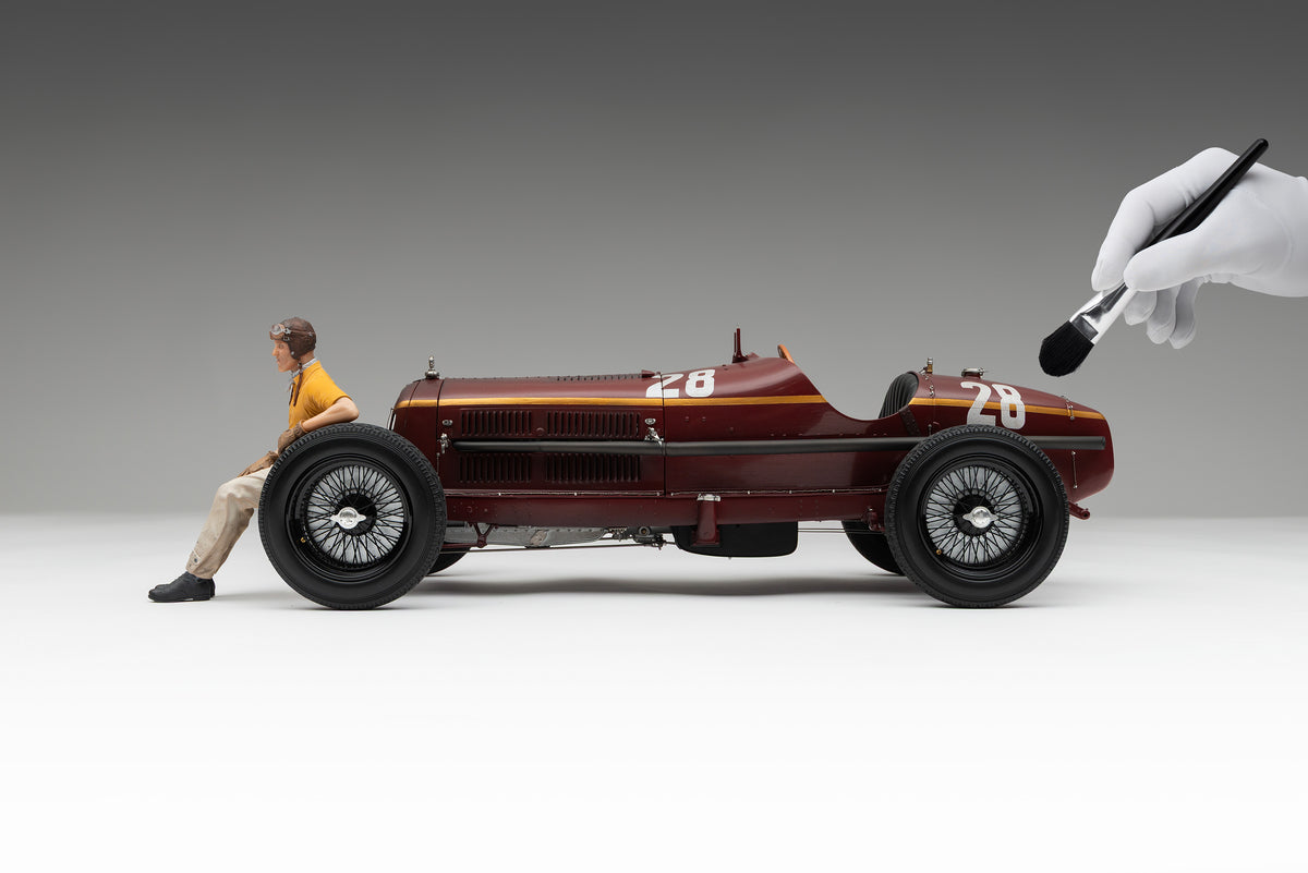Alfa Romeo 8C 2300 "Monza" - 1932 Monaco Grand Prix Winner - Tazio Nuvolari Figure Edition at 1:8 scale by Amalgam Collection