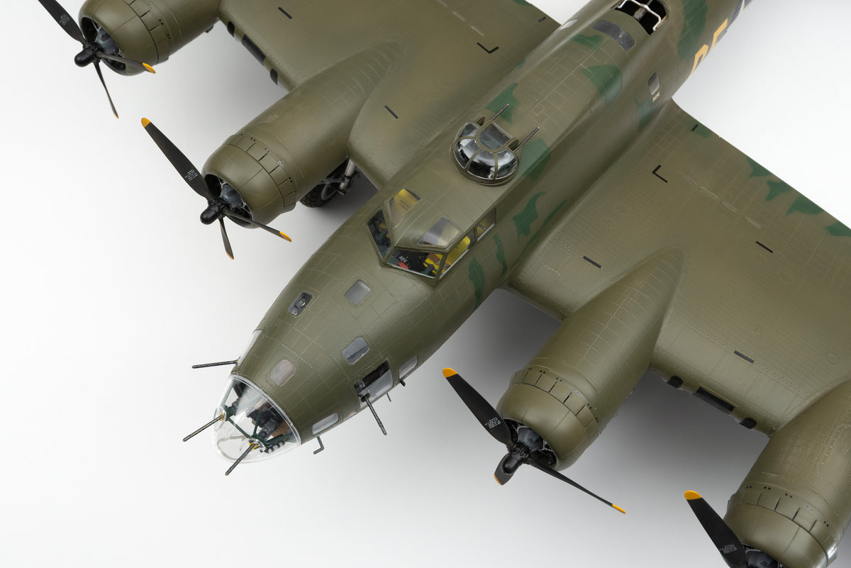 B-17F Flying Fortress - 'Memphis Belle' at 1:32 scale by Amalgam Collection