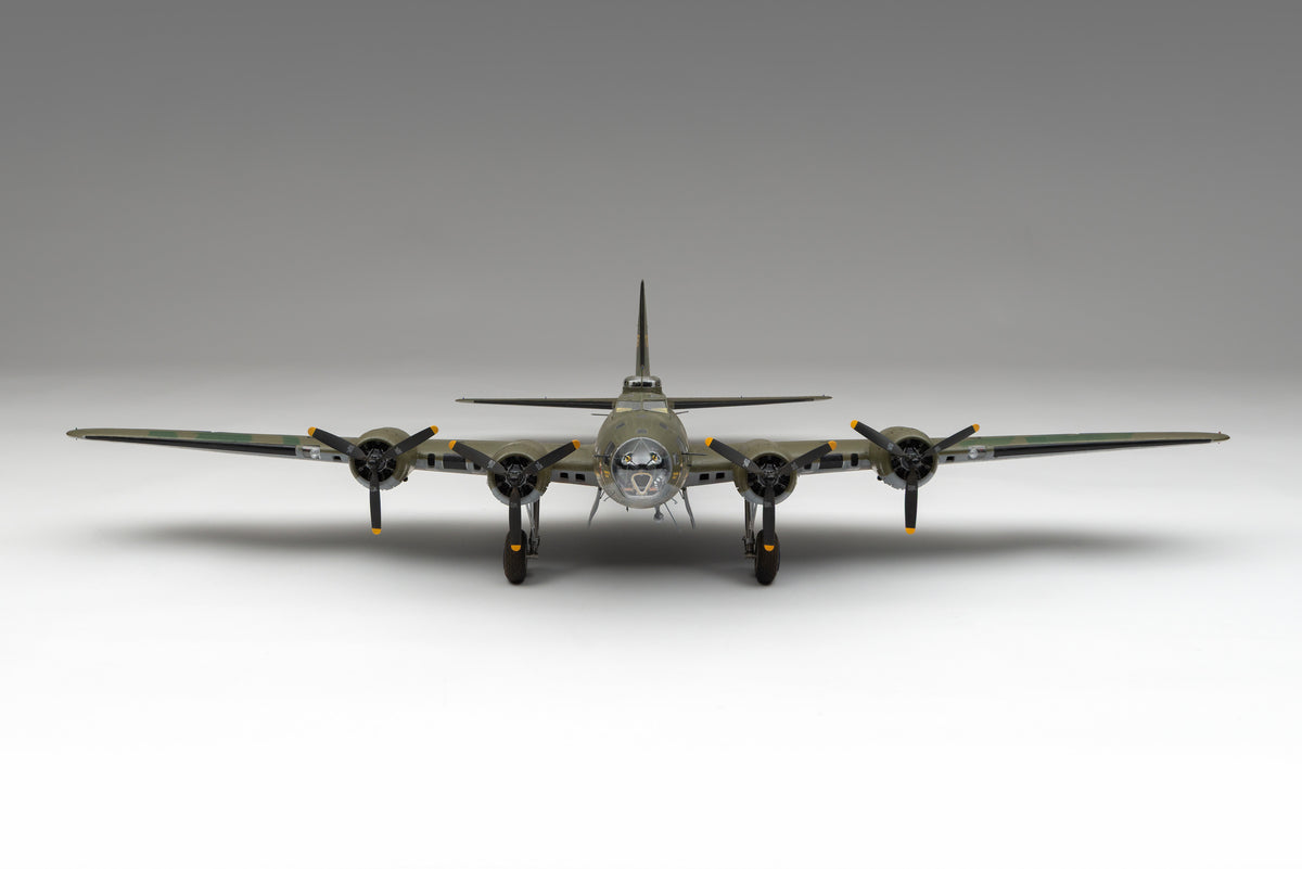 B-17F Flying Fortress - 'Memphis Belle' at 1:32 scale by Amalgam Collection