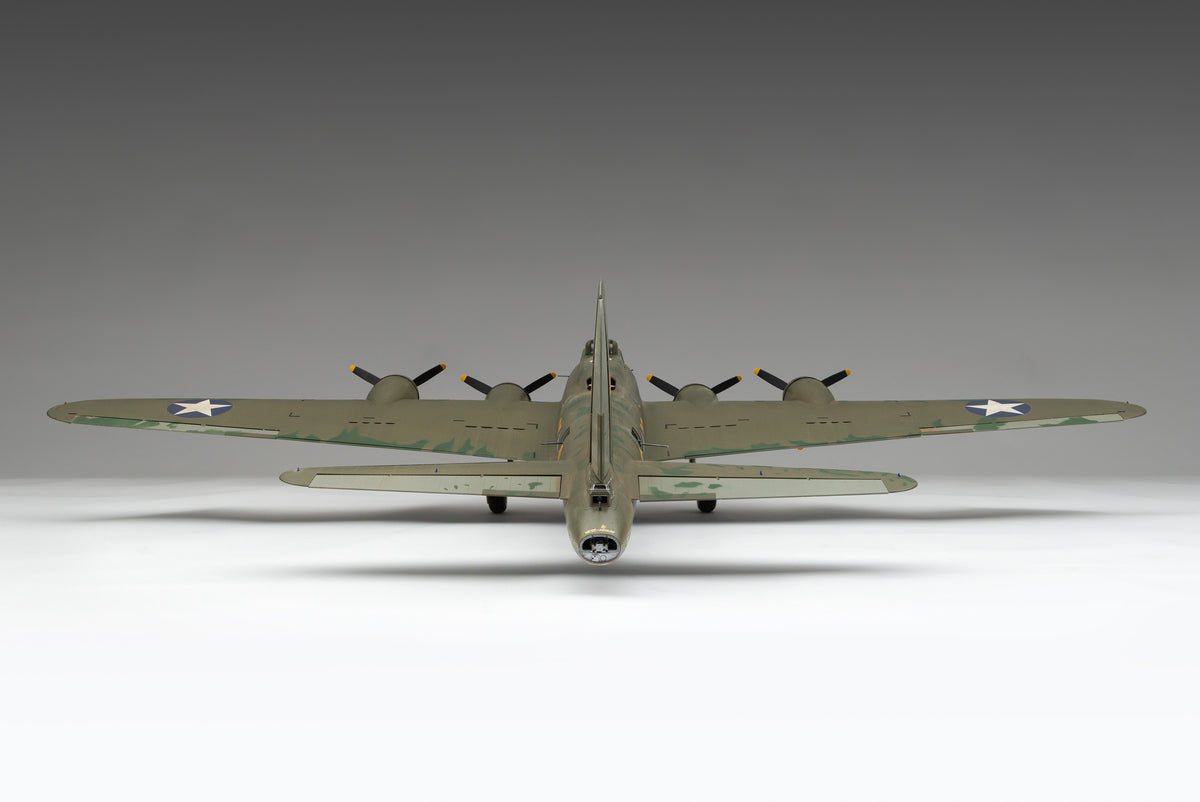 B-17F Flying Fortress - 'Memphis Belle' at 1:32 scale by Amalgam Collection