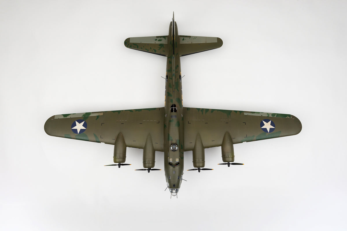 B-17F Flying Fortress - 'Memphis Belle' at 1:32 scale by Amalgam Collection