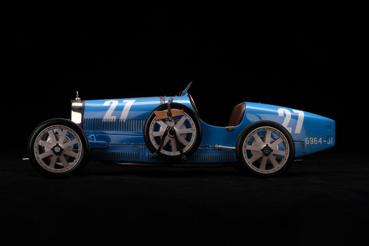 BUGATTI Type 35T - 1926 Targa Florio Winner - Patinated - 1:8 scale