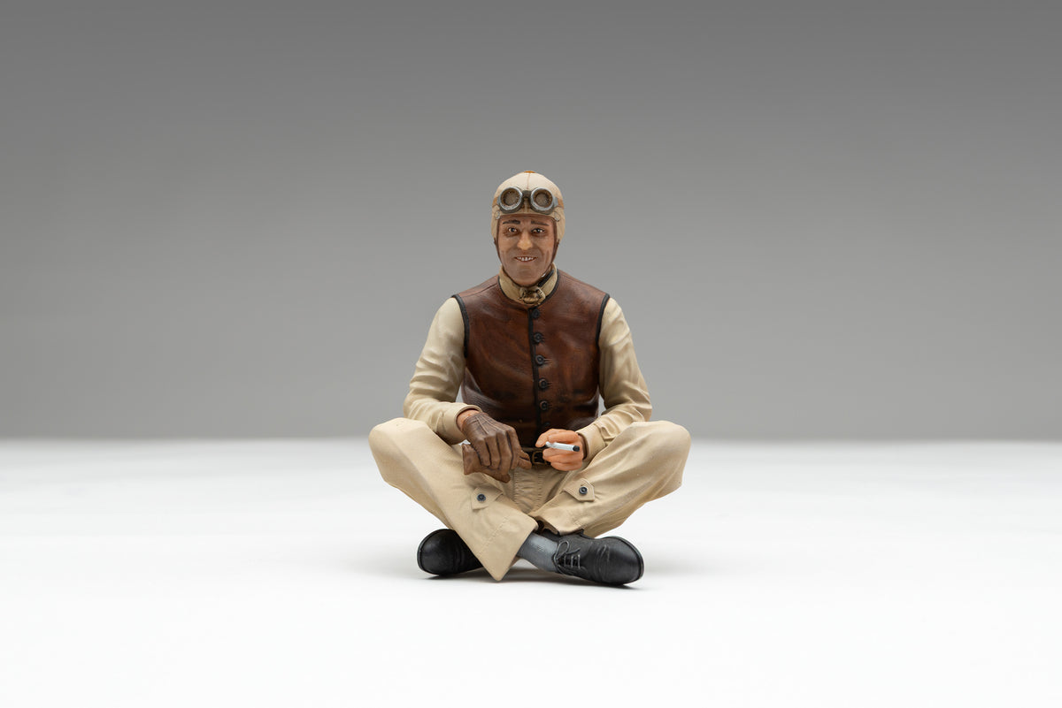 Bugatti Type 59 - 1934 Monaco Grand Prix - Tazio Nuvolari Figure Edition at 1:8 scale by Amalgam Collection