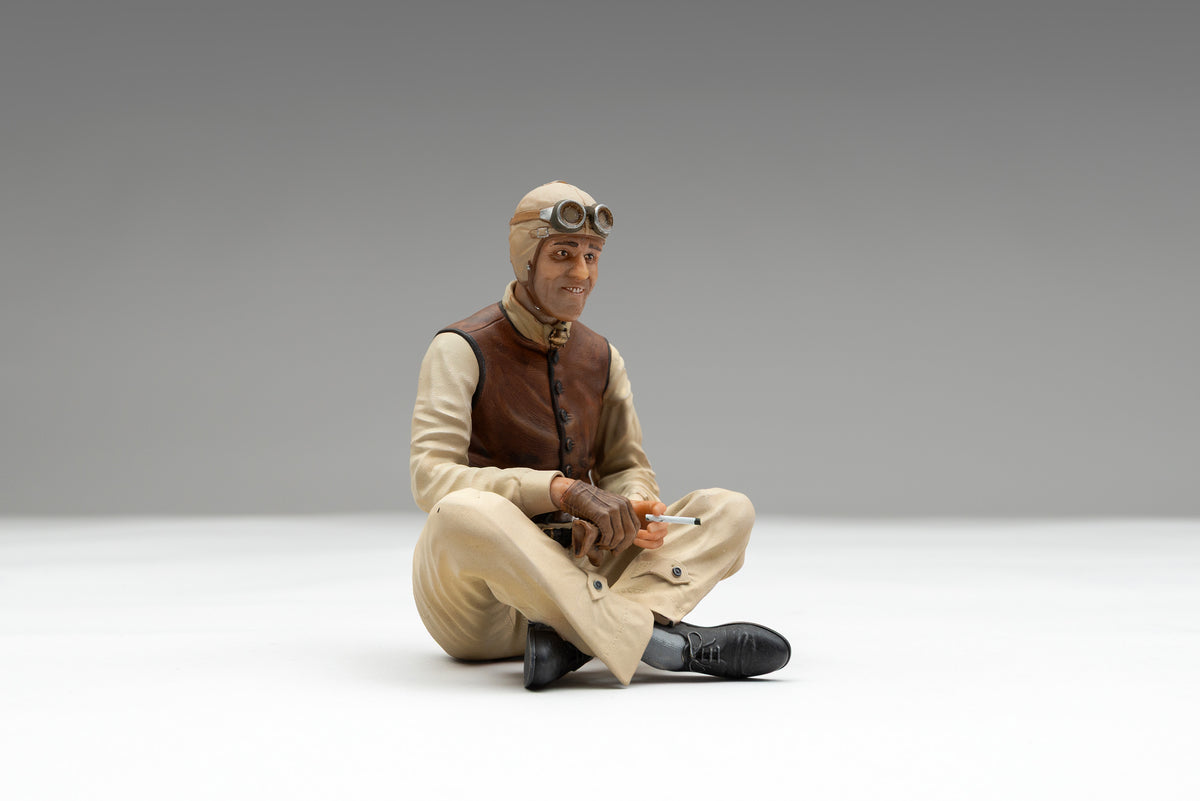 Bugatti Type 59 - 1934 Monaco Grand Prix - Tazio Nuvolari Figure Edition at 1:8 scale by Amalgam Collection