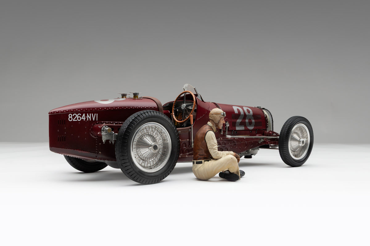 Bugatti Type 59 - 1934 Monaco Grand Prix - Tazio Nuvolari Figure Edition at 1:8 scale by Amalgam Collection