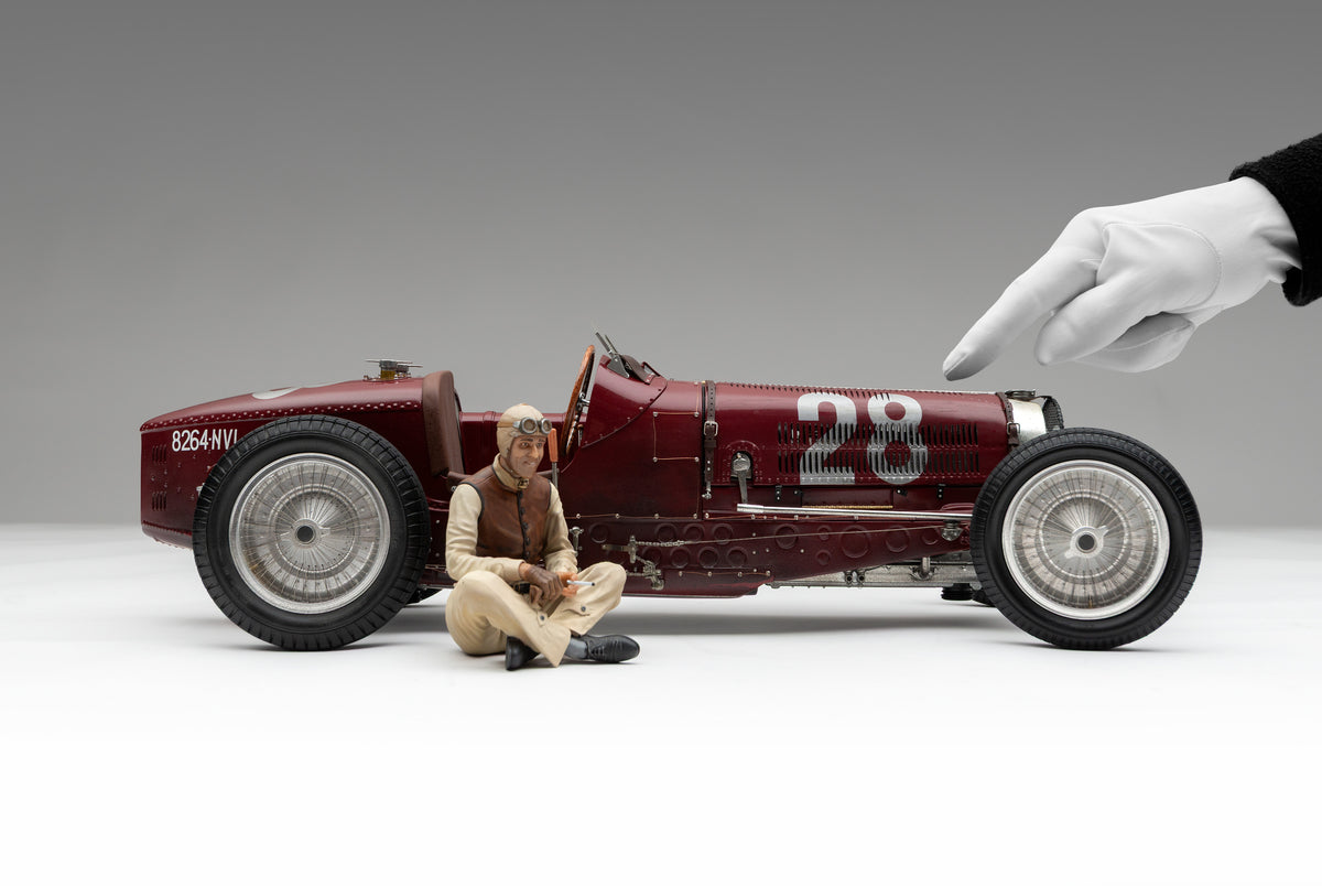 Bugatti Type 59 - 1934 Monaco Grand Prix - Tazio Nuvolari Figure Edition at 1:8 scale by Amalgam Collection