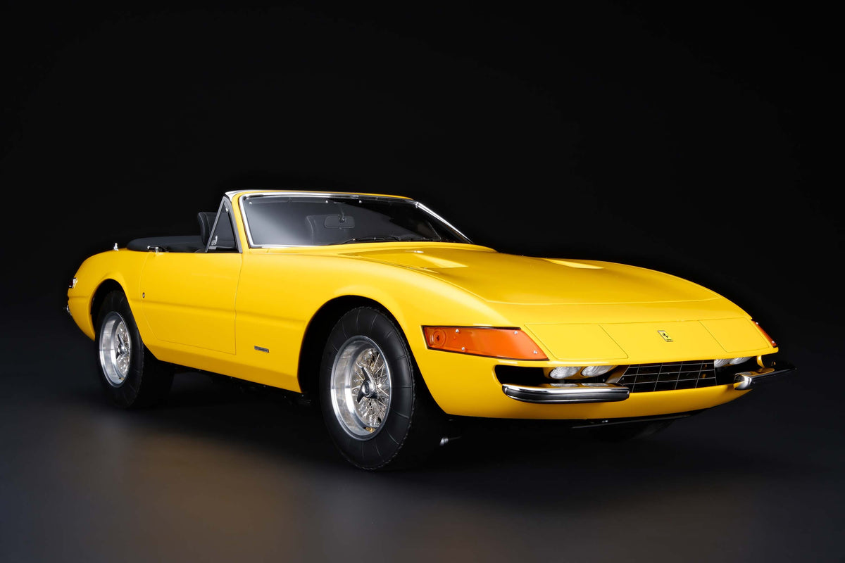 Ferrari 365 GTS/4 "Daytona" Spider (1969) - In Yellow - 1:8 scale