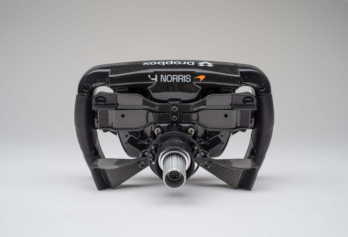 Volant McLaren MCL38 (2024)