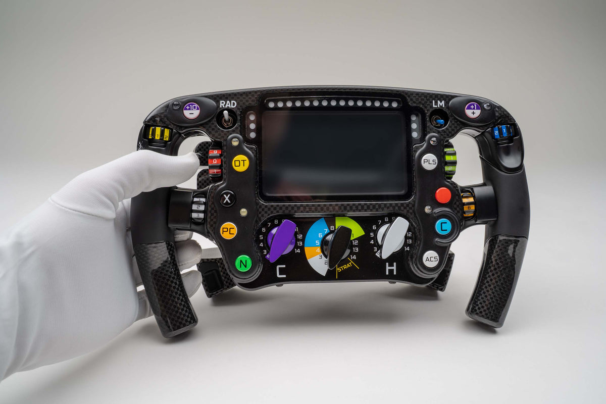 Volant McLaren MCL38 (2024)