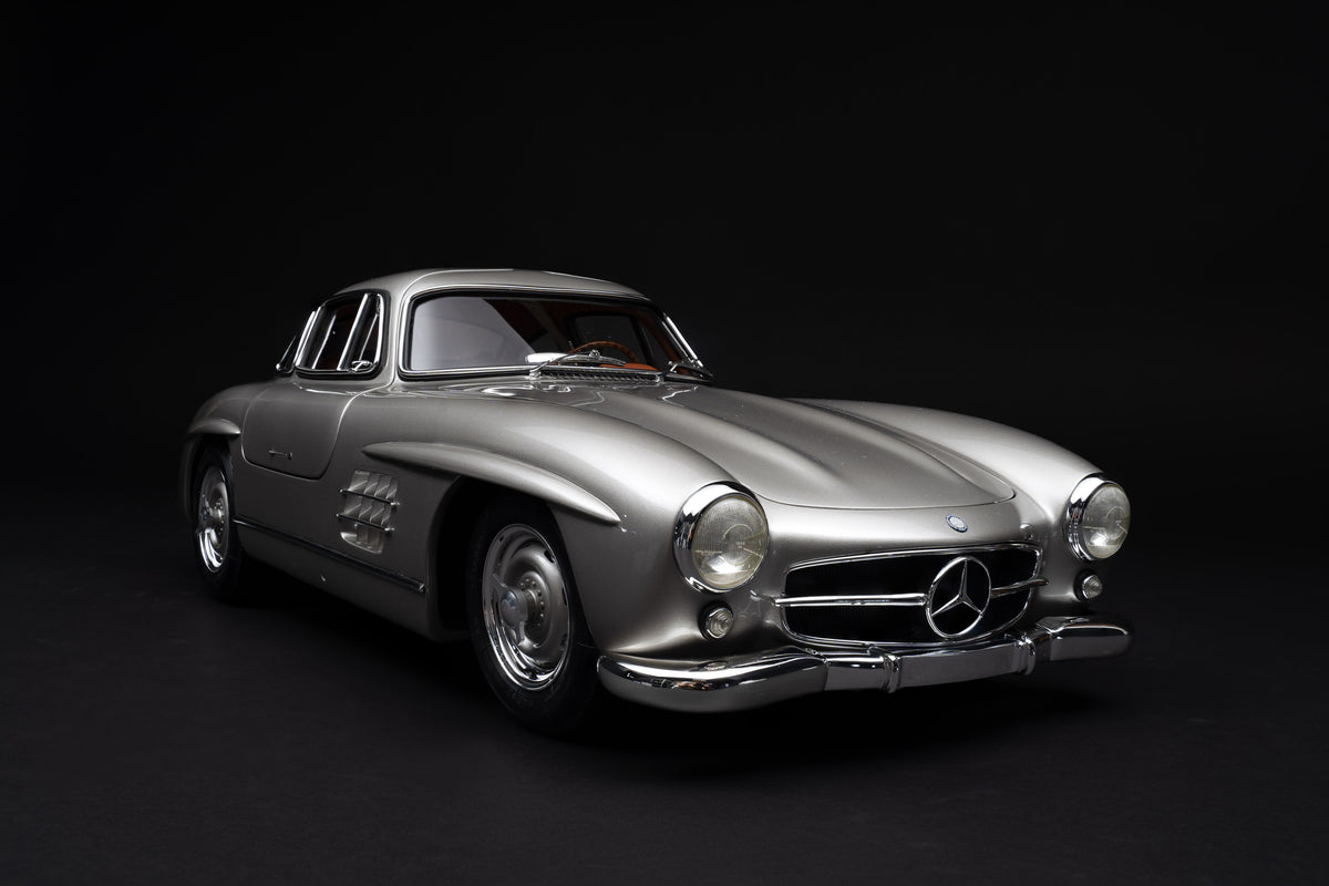 Mercedes-Benz 300 SL Gullwing (1955) - Silver Grey Metallic - 1:8 scale