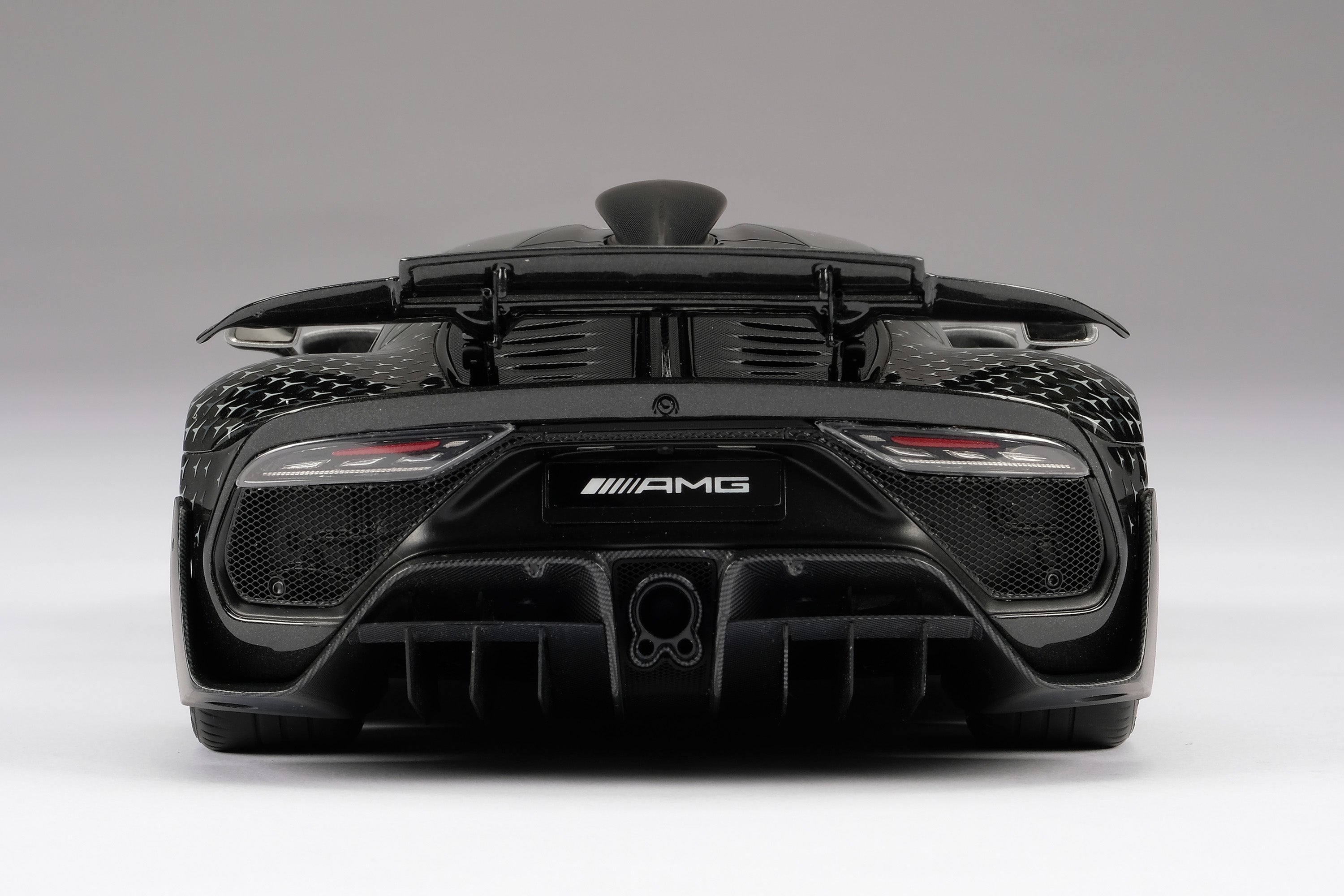 メルセデスAMG ONE – Amalgam Collection