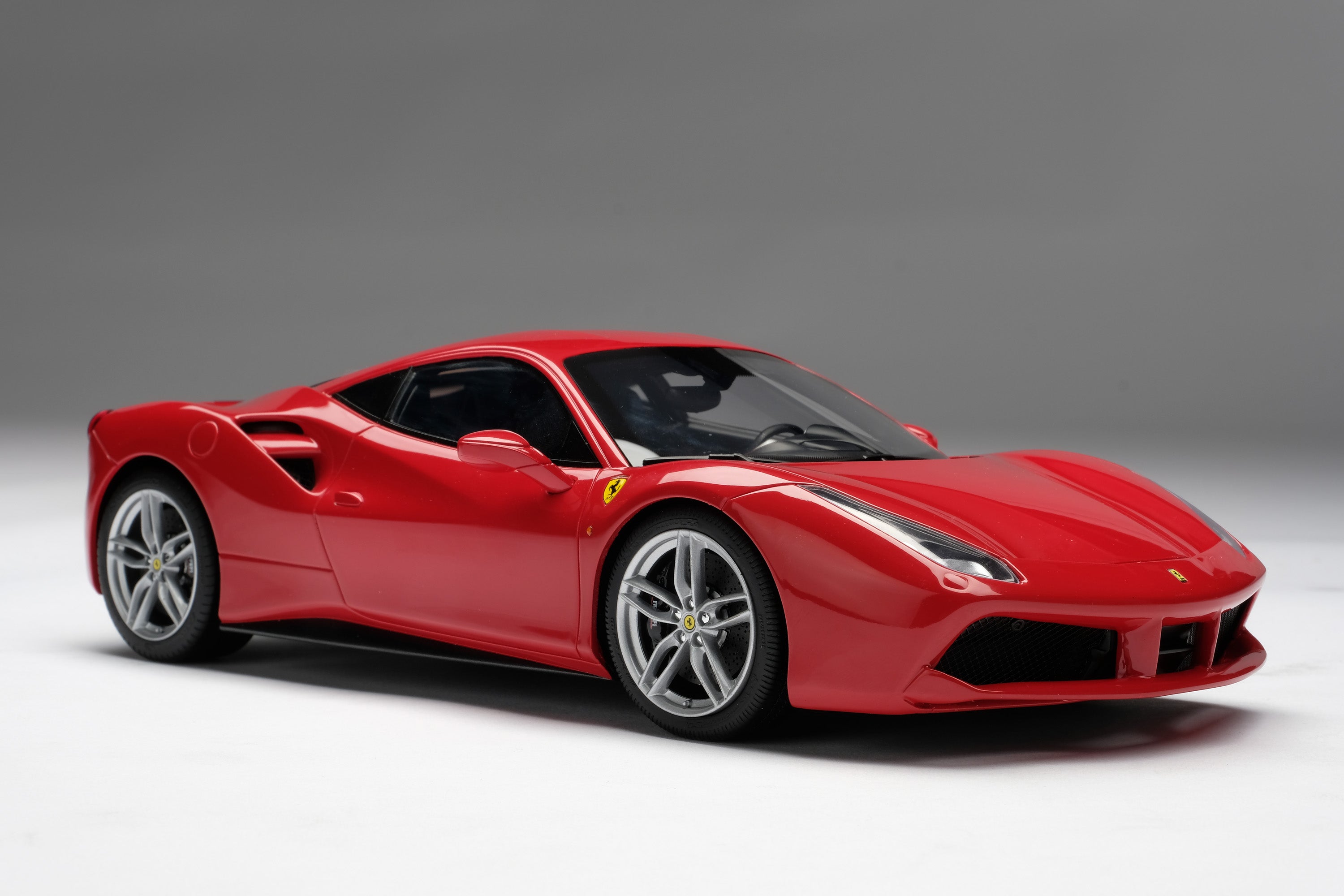 Ferrari 488 GTB - 1:18 - Série Signature Bburago Ferrari 488 GTB - 1:18 - Série Signature Bburago
