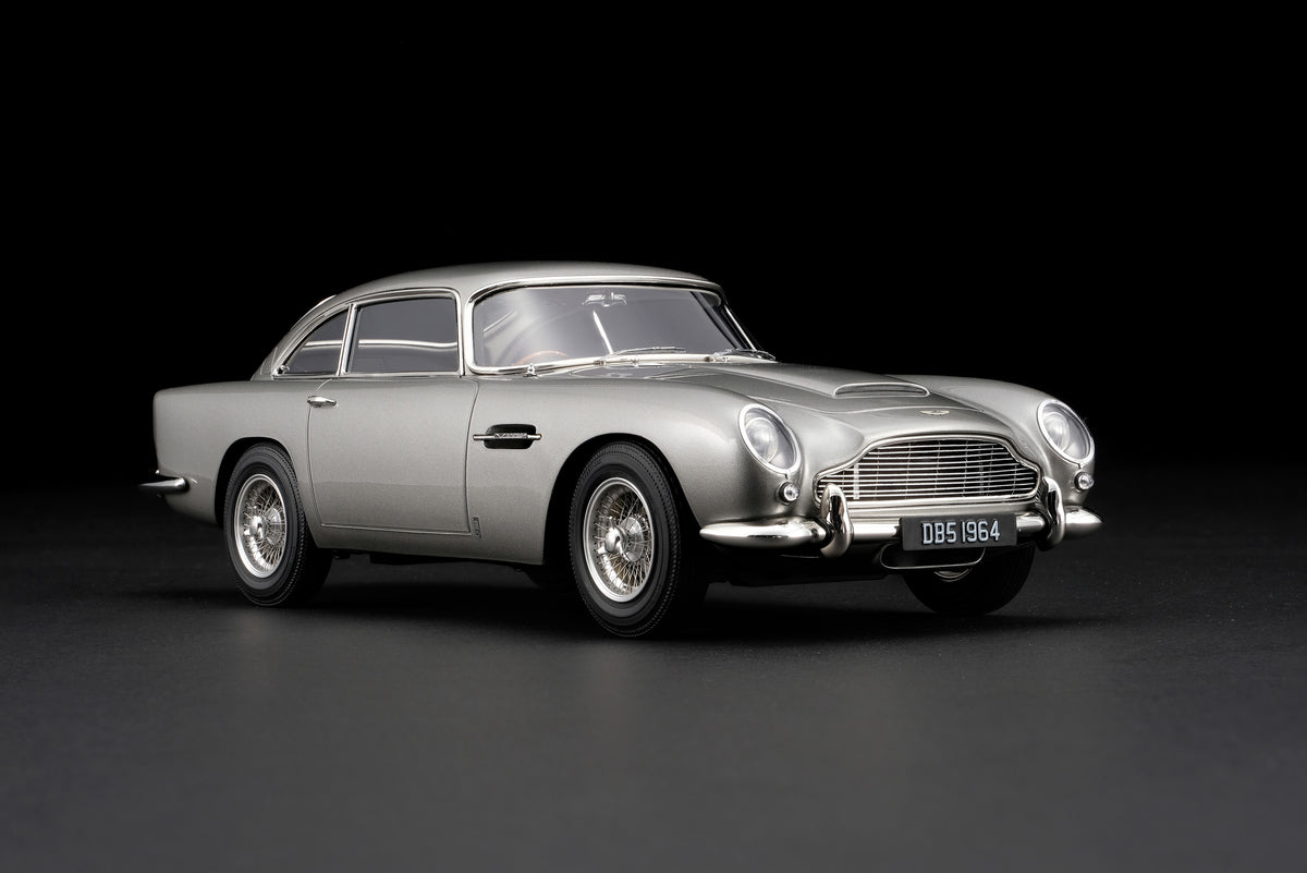 Aston Martin DB5 Vantage - 1:18 scale