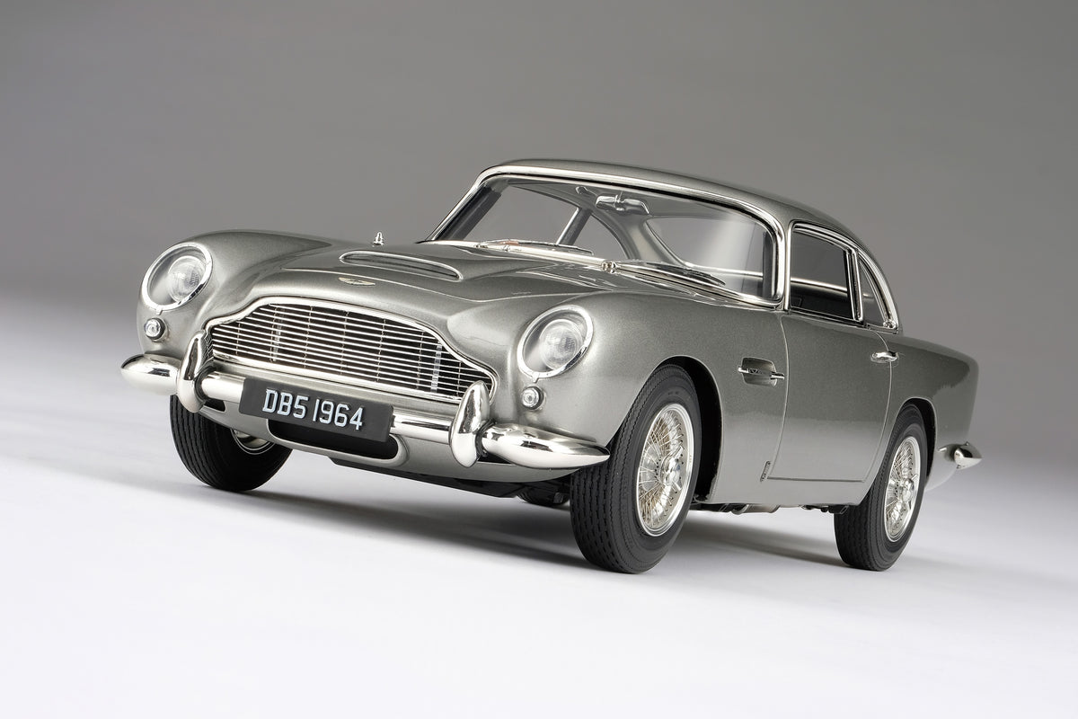 Aston Martin DB5 Vantage at 1:18 scale by Amalgam Collection 