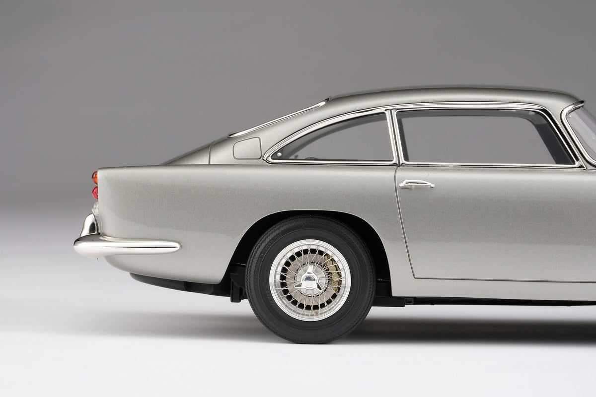 Aston Martin DB5 Vantage at 1:18 scale by Amalgam Collection 