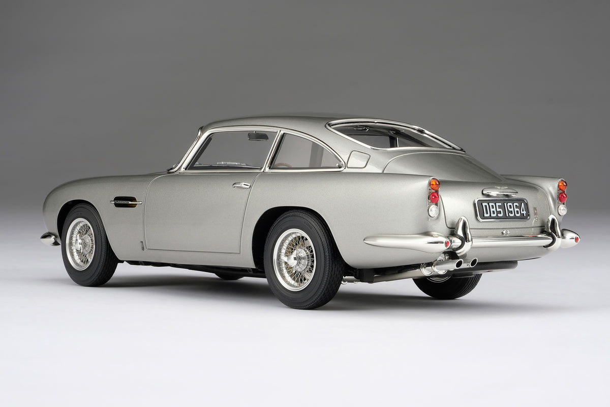 Aston Martin DB5 Vantage at 1:18 scale by Amalgam Collection 