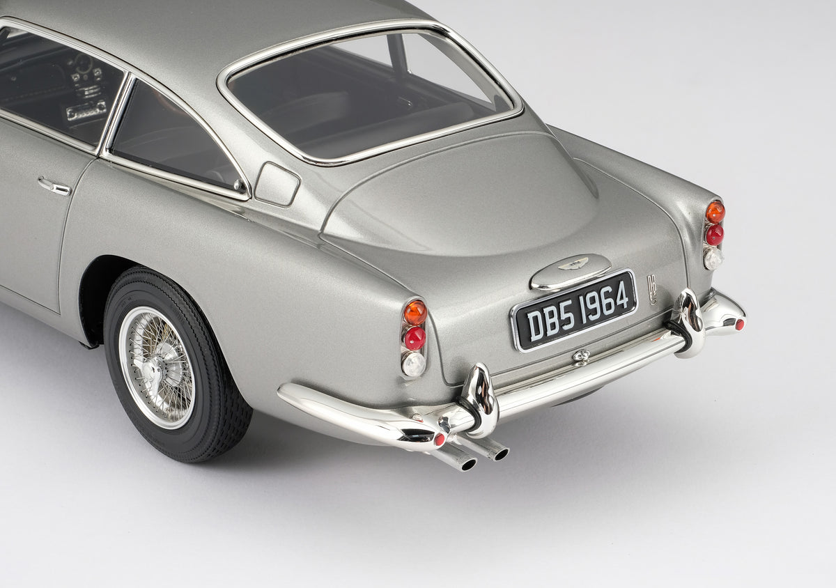 Aston Martin DB5 Vantage at 1:18 scale by Amalgam Collection 