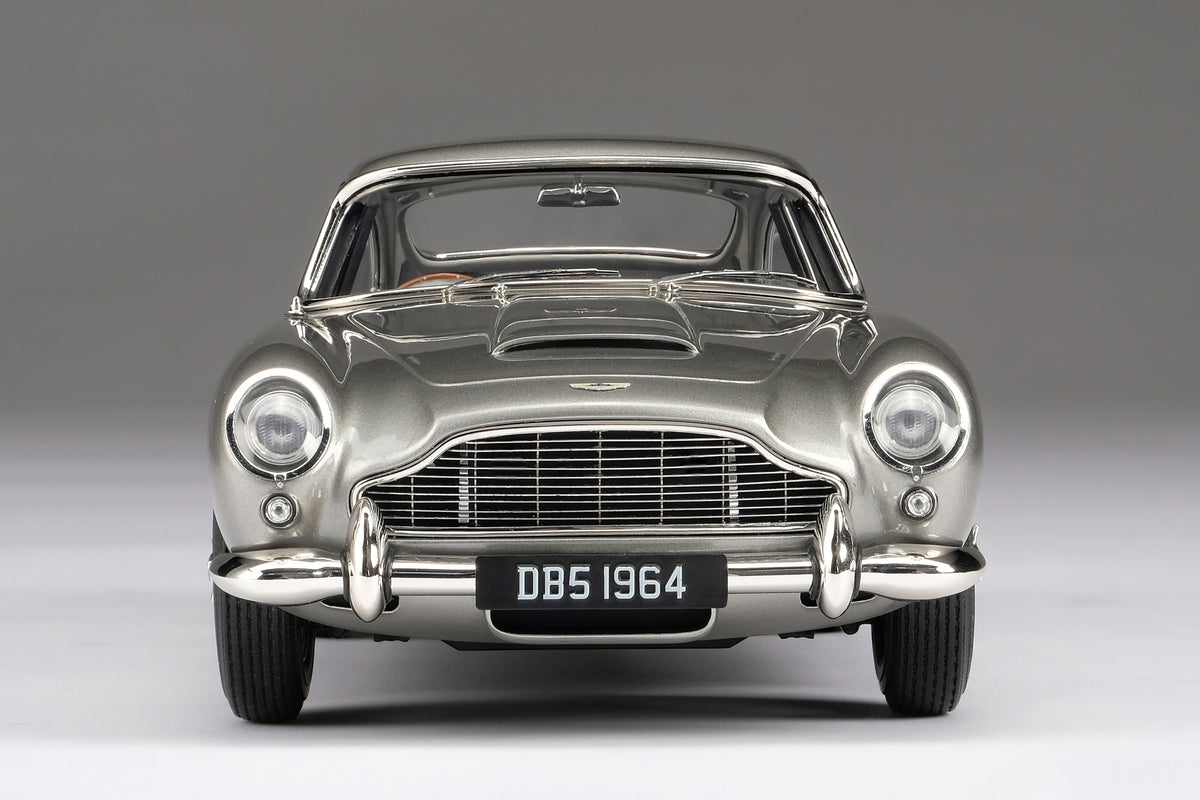 Aston Martin DB5 Vantage at 1:18 scale by Amalgam Collection 