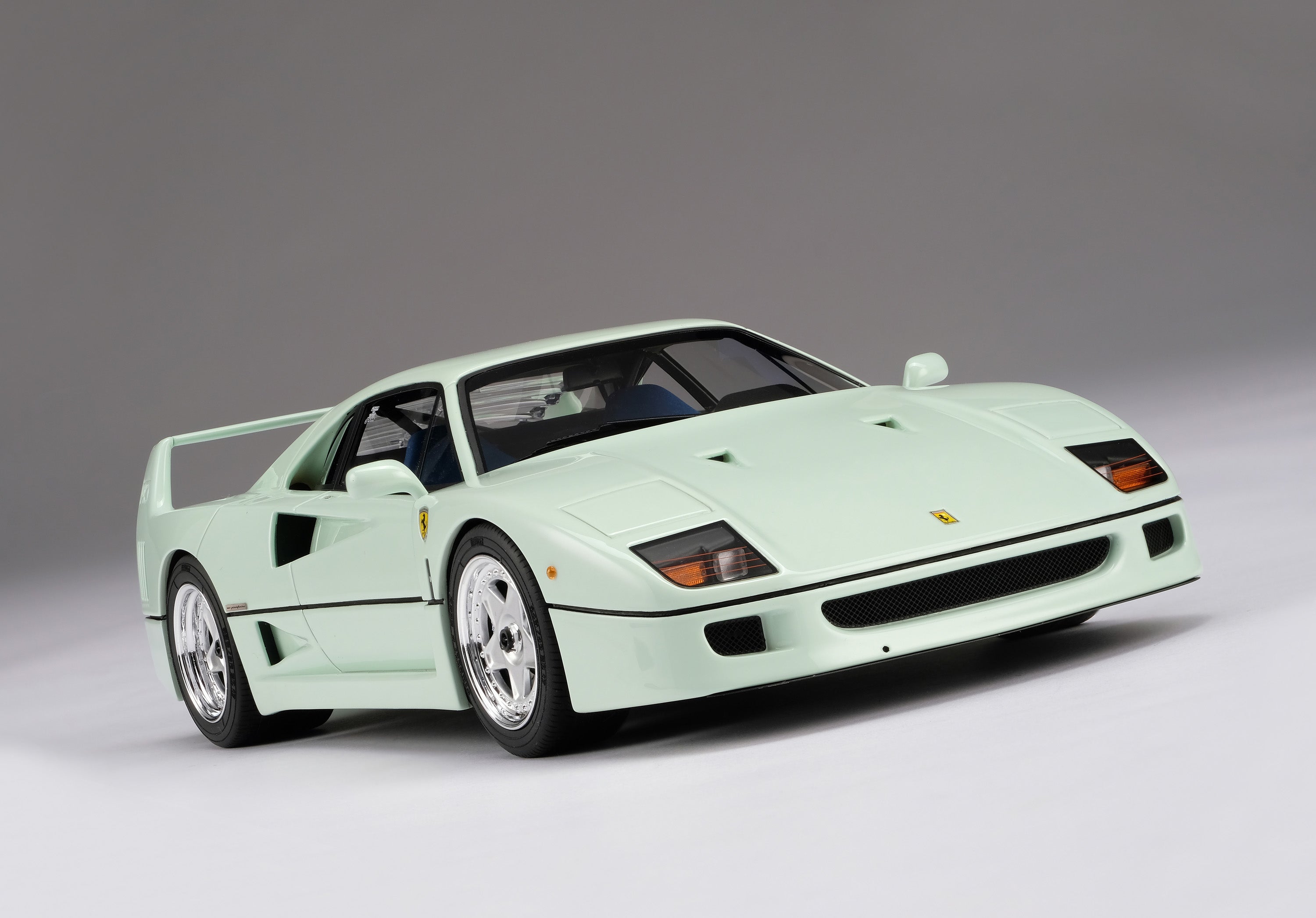 フェラーリ F40 – Amalgam Collection