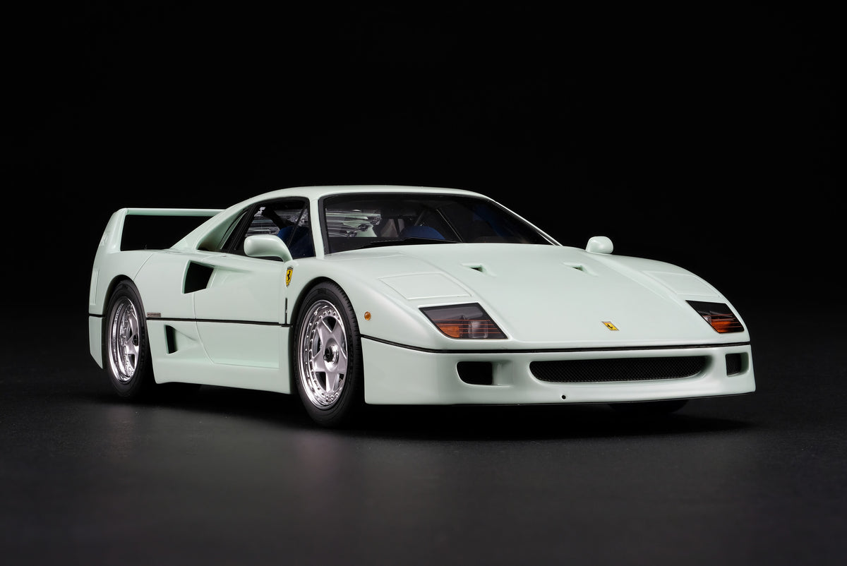 Ferrari F40 - Verde Pallido - 1:18 scale