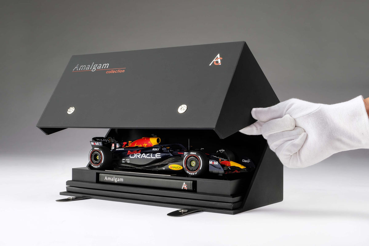 Oracle Red Bull Racing RB19 - Max Verstappen