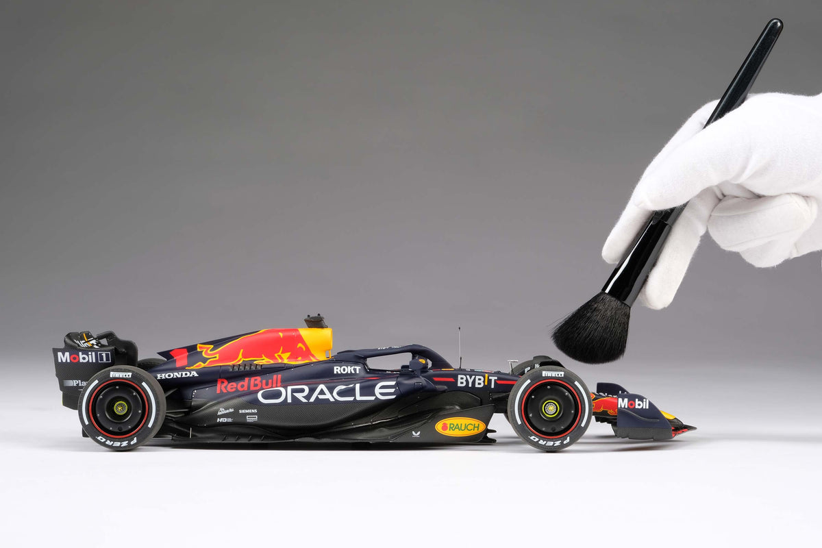 Oracle Red Bull Racing RB19 - Max Verstappen