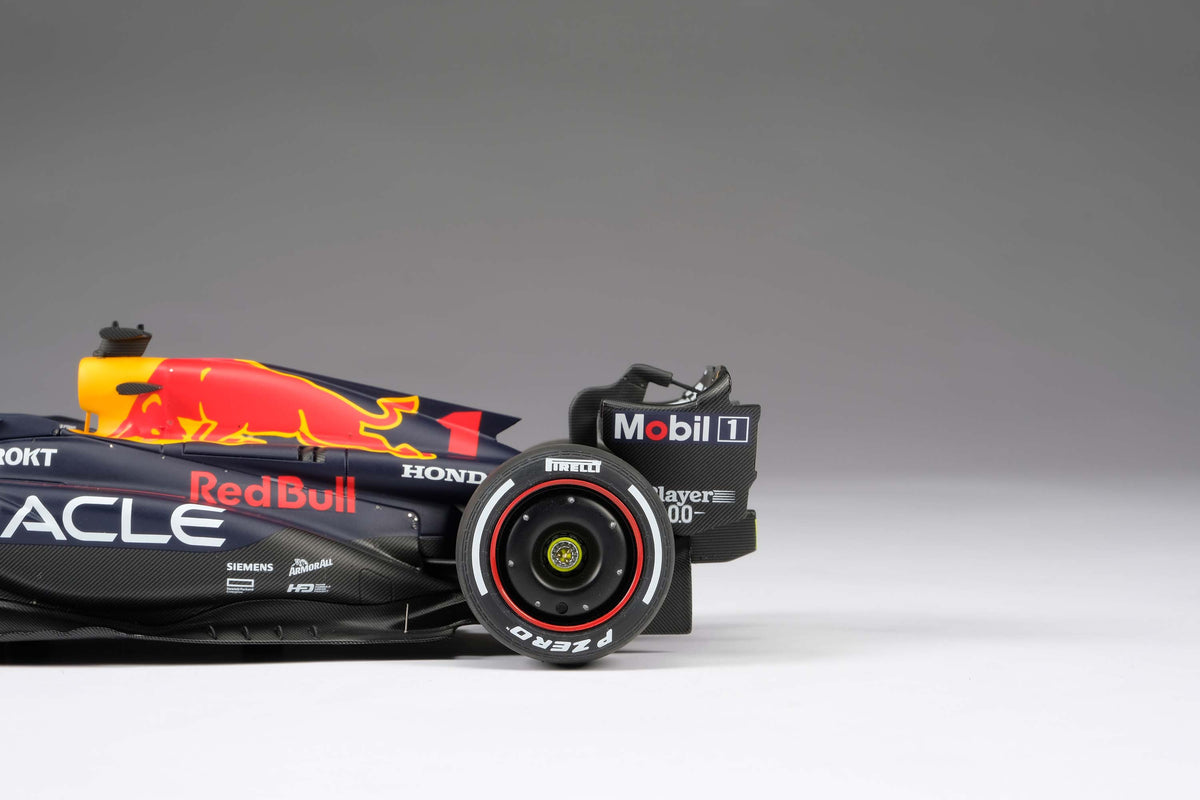 Oracle Red Bull Racing RB19 - Max Verstappen