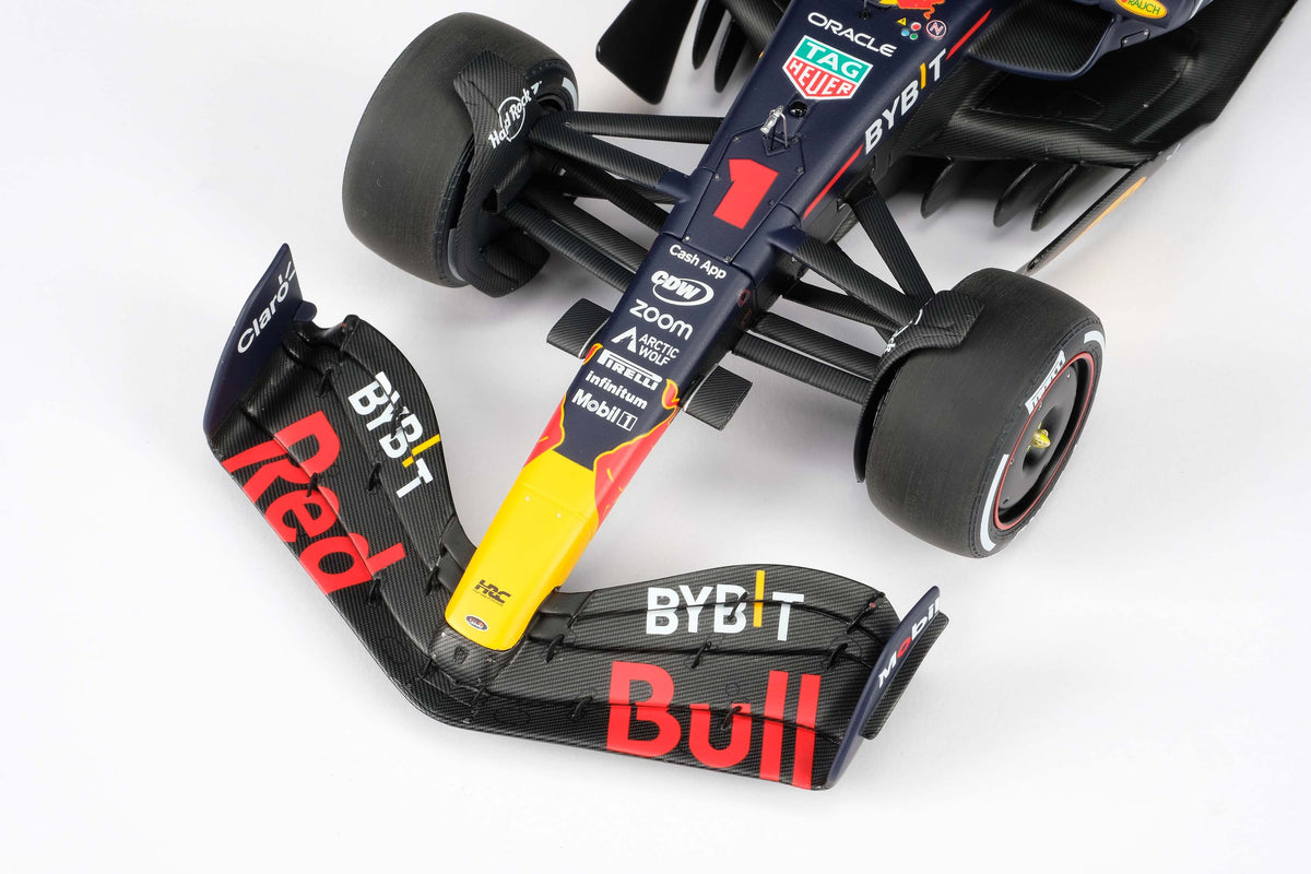Oracle Red Bull Racing RB19 - Max Verstappen