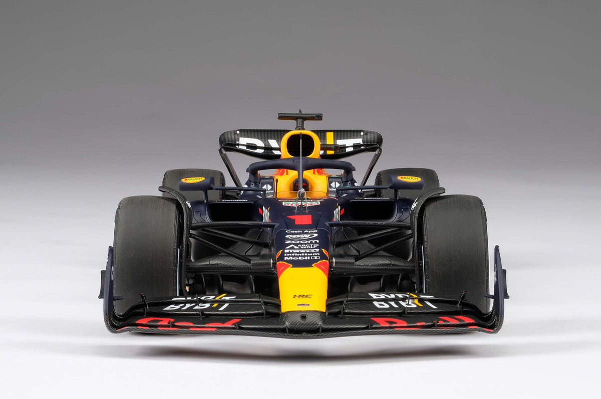 Oracle Red Bull Racing RB19 - Max Verstappen
