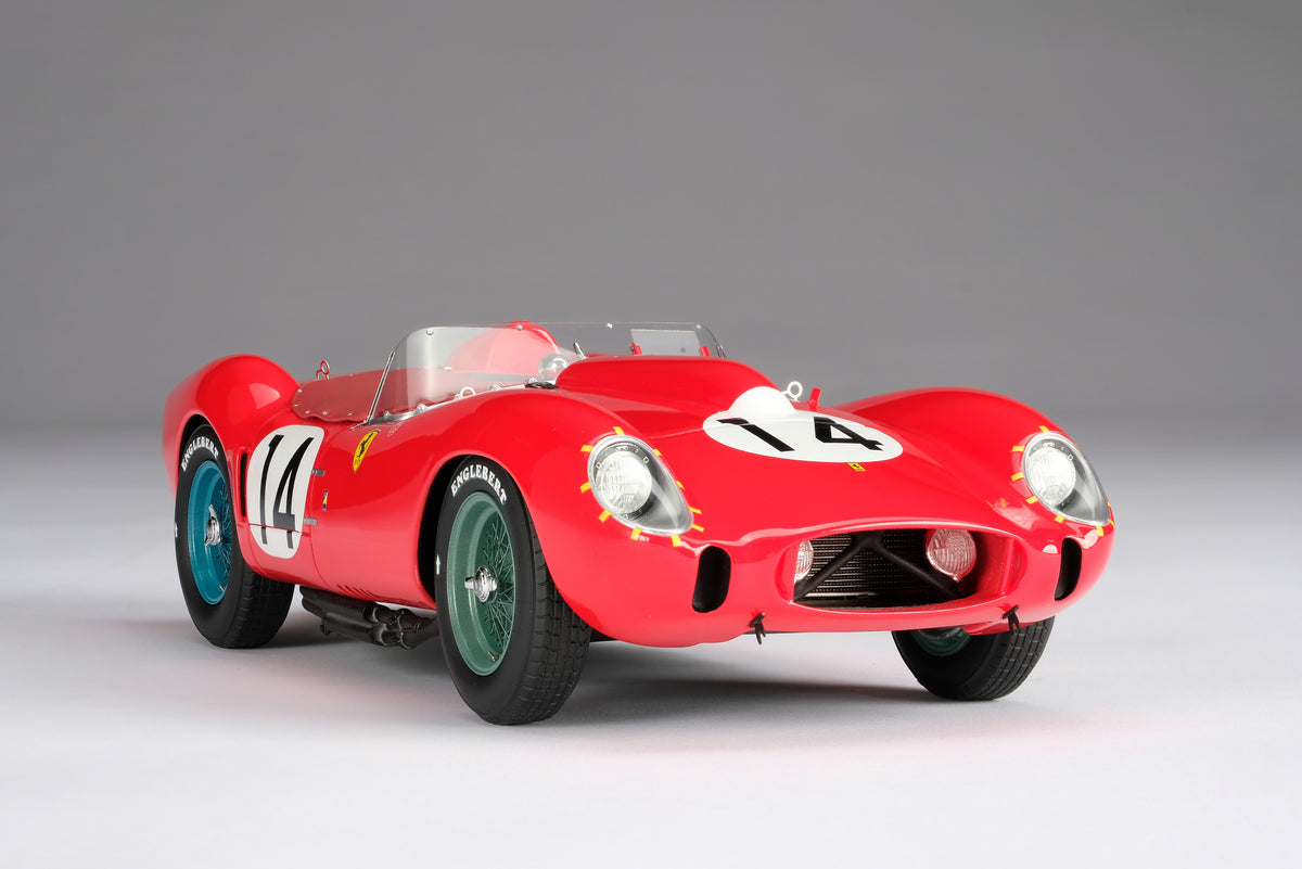 Ferrari 250 TR - 1958 Le Mans Winner - 1:18 scale model by Amalgam Collection