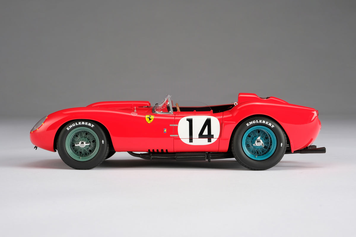 Ferrari 250 TR - 1958 Le Mans Winner - 1:18 scale model by Amalgam Collection
