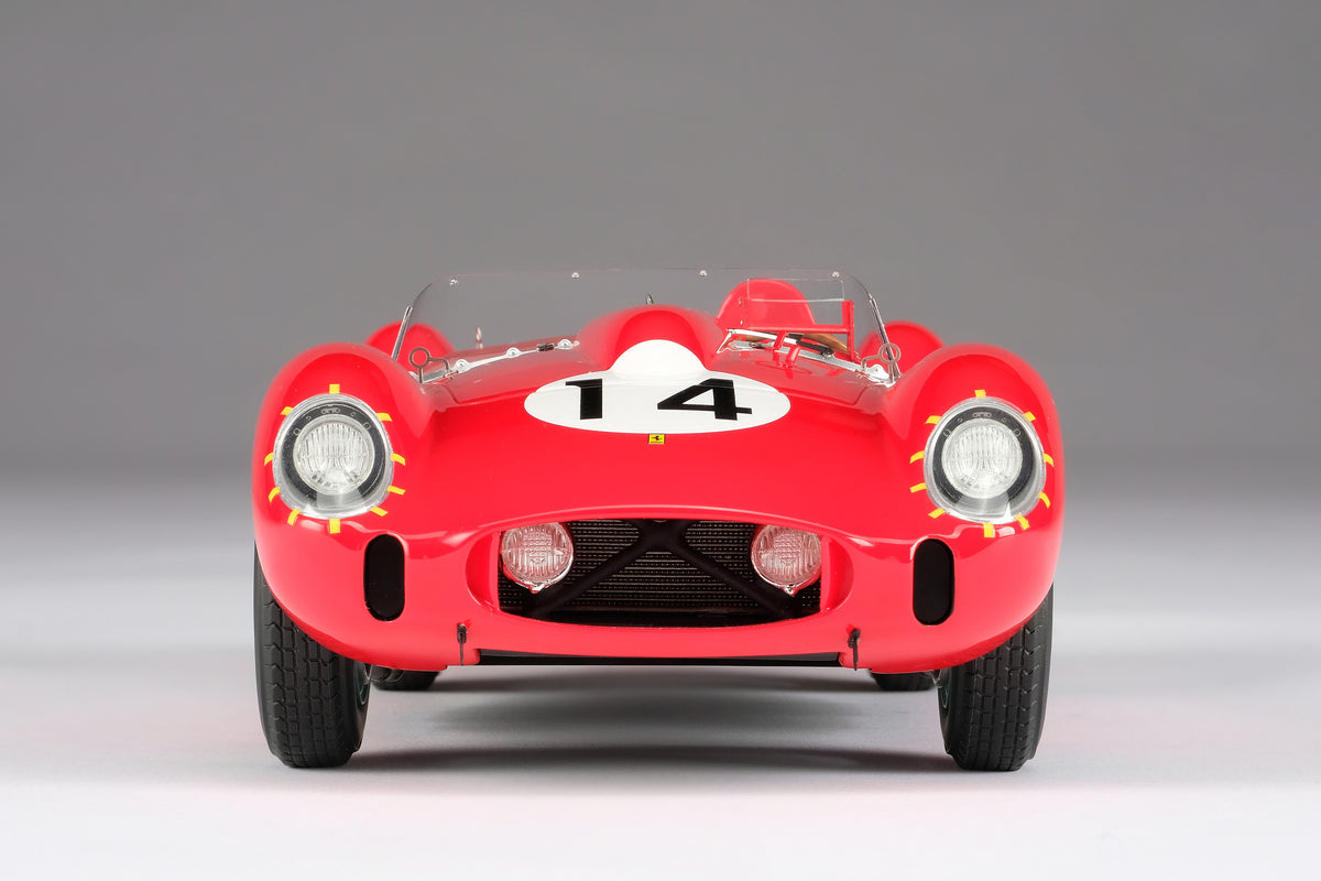 Ferrari 250 TR - 1958 Le Mans Winner - 1:18 scale model by Amalgam Collection