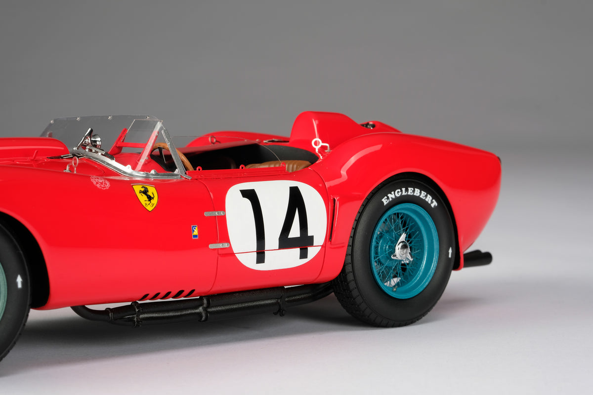 Ferrari 250 TR - 1958 Le Mans Winner - 1:18 scale model by Amalgam Collection